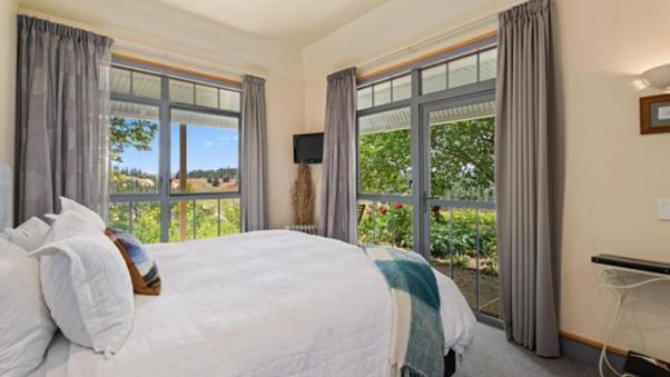 Hawkdun Rise Vineyard & Accommodation Alexandra Exterior photo