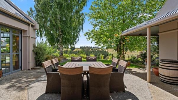 Hawkdun Rise Vineyard & Accommodation Alexandra Exterior photo